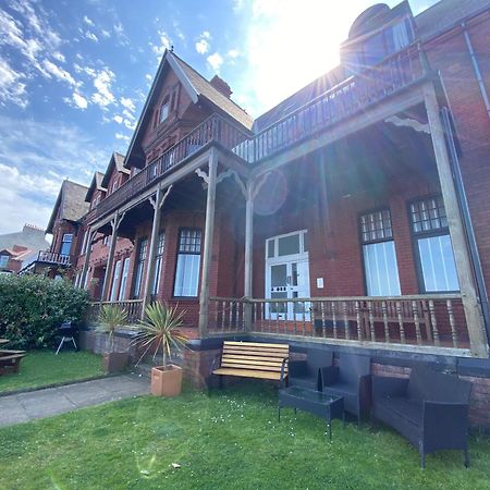 Captain'S Deck Beach Balcony Perfectlysaltburn Exterior photo
