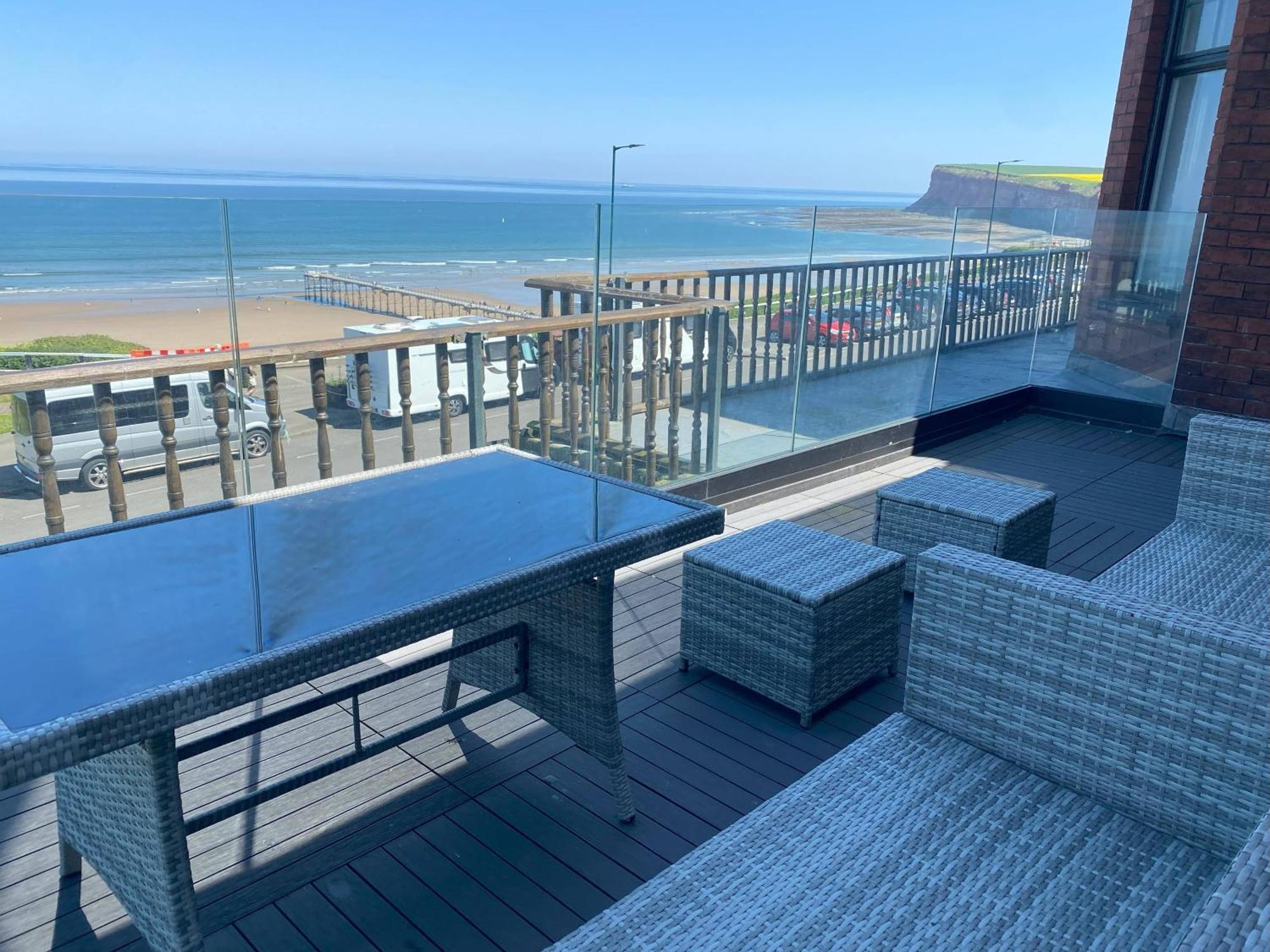 Captain'S Deck Beach Balcony Perfectlysaltburn Exterior photo