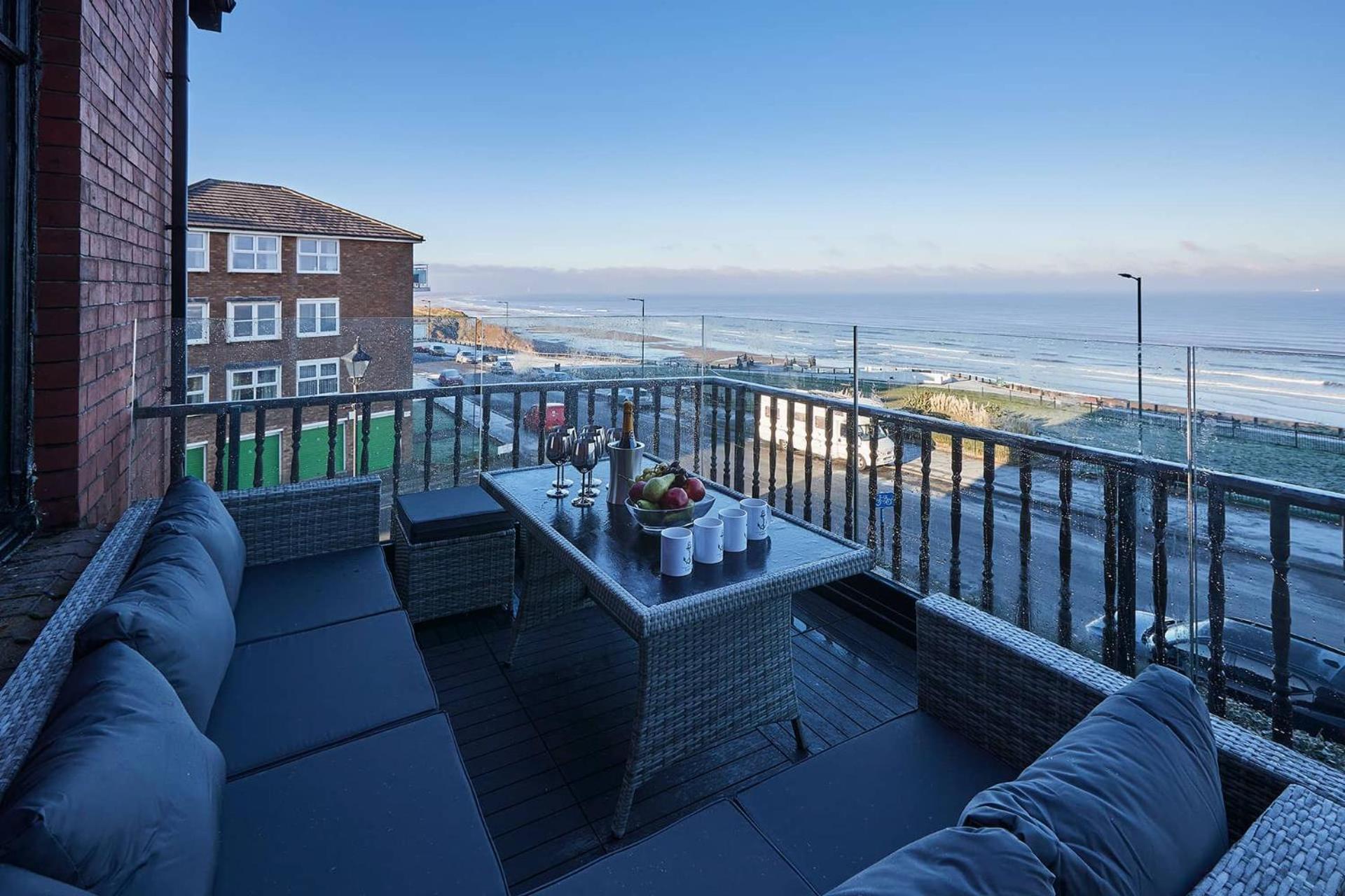 Captain'S Deck Beach Balcony Perfectlysaltburn Exterior photo